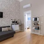 Room24 L * باري